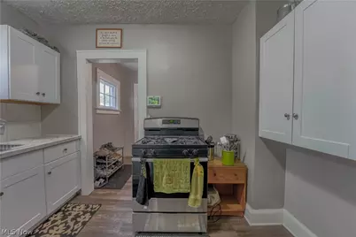 1215 Bellflower Avenue SW, Canton, OH 44710 - Photo 10