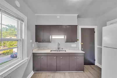 1347 Marlowe Avenue #2/UP, Oakwood, OH 44107 - Photo 12