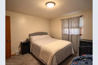 263 Park Drive, Campbell, OH 44405 - Photo 6