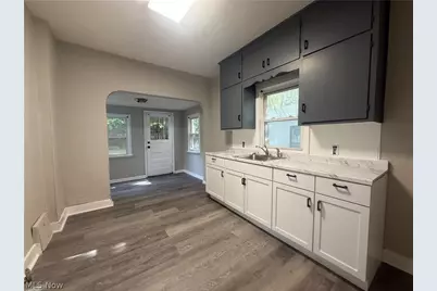 15748 Mandalay Avenue, Loveland, OH 44110 - Photo 2