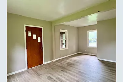 548 Winans Avenue, Akron, OH 44306 - Photo 6