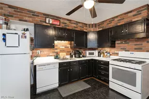 4214 Meadow Ln, Lorain, OH 44055 - Photo 10