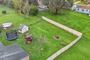 553 Judith Ln, Struthers, OH 44471 - Photo 2