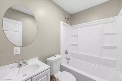 137 E Rosewood Avenue, Akron, OH 44301 - Photo 10