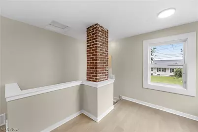 137 E Rosewood Avenue, Akron, OH 44301 - Photo 6