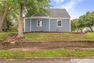 137 E Rosewood Ave, Akron, OH 44301 - Photo 2
