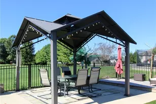 262 Topaz Cir, Canfield, OH 44406 - Photo 4