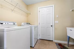 5290 Skye Dr, New Middletown, OH 44442 - Photo 18