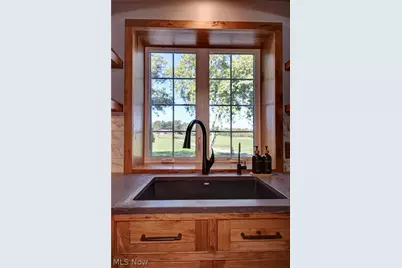 6075 Paris Avenue NE, Louisville, OH 44641 - Photo 10