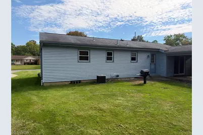 1758 Lancaster Drive, Youngstown, OH 44511 - Photo 32