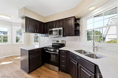 1270 Mallard Pond Circle, Grandview Heights, OH 44147 - Photo 4