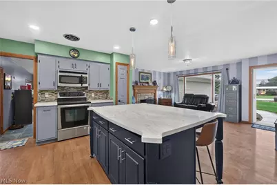 1246 Applegrove Street NE, Canton, OH 44721 - Photo 2