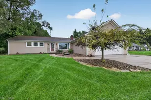 1246 Applegrove St NE, Canton, OH 44721 - Photo 1