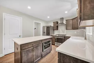 6823 Glendale Rd, North Ridgeville, OH 44039 - Photo 10