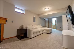 1095 Bennington Ct, Akron, OH 44312 - Photo 10