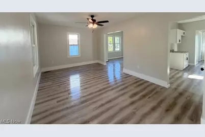 364 E Main Street, Gnadenhutten, OH 44629 - Photo 6