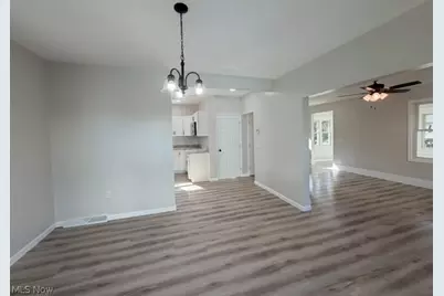 364 E Main Street, Gnadenhutten, OH 44629 - Photo 8