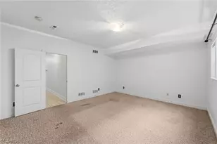 5502 Courtland Ct, Loveland, OH 44102 - Photo 6