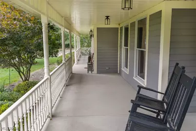 552 Springwood Circle SW, New Philadelphia, OH 44663 - Photo 2