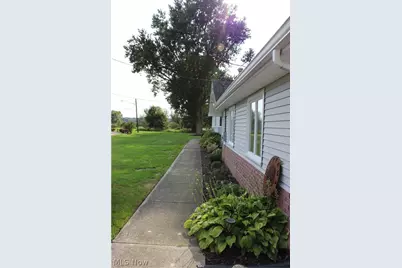 542 Lee Lore Drive, Chippewa Lake, OH 44215 - Photo 2