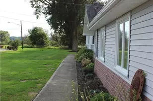 542 Lee Lore Dr, Chippewa Lake, OH 44215 - Photo 2