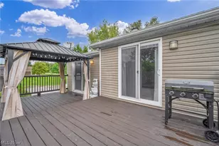 2190 Waterbury Dr, Uniontown, OH 44685 - Photo 46