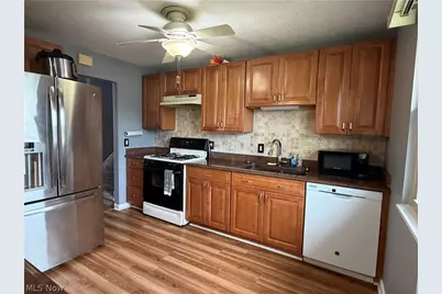 24881 Ridgeline Drive, Huber Heights, OH 44146 - Photo 2