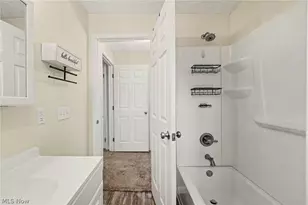 33 N Poplar St, Jefferson, OH 44047 - Photo 14