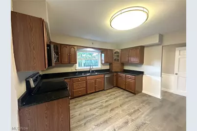 1598 Kingsley Avenue, Akron, OH 44313 - Photo 6