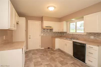 1615 Whipple Avenue NW, Canton, OH 44708 - Photo 8