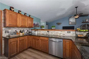 6139 Cartage Ave NW, Canal Fulton, OH 44614 - Photo 4