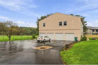 2551 Royal County Down Drive #D, Uniontown, OH 44685 - Photo 2