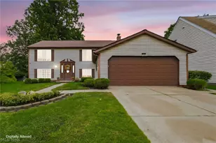 5487 Oakridge Dr, Willoughby, OH 44094 - Photo 2