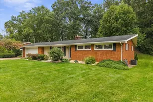 2033 Clearview St NE, Massillon, OH 44646 - Photo 2