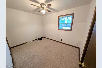 17512 Lundys Lane, Lake Milton, OH 44429 - Photo 28