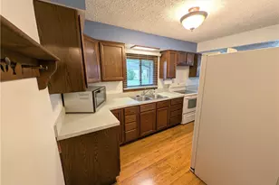17512 Lundys Ln, Lake Milton, OH 44429 - Photo 22
