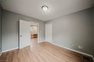 2821 Nesmith Lake Blvd, Akron, OH 44314 - Photo 18
