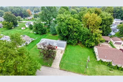 1710 Lyndon Avenue, Ashtabula, OH 44004 - Photo 2