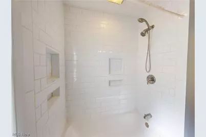 390 E 307th Street, Willowick, OH 44095 - Photo 20