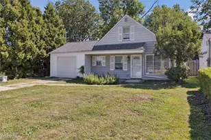 443 Fairway Blvd, Wickliffe, OH 44095 - Photo 2
