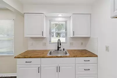 443 Fairway Boulevard, Wickliffe, OH 44095 - Photo 6
