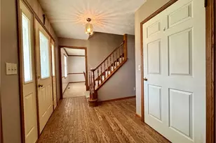 6385 Harbor Dr NW, Canton, OH 44718 - Photo 4