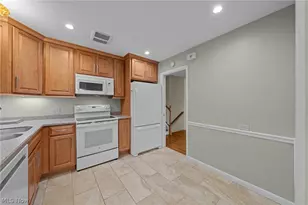 645 Mentor Rd, Akron, OH 44303 - Photo 14