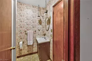 7686 Roselawn Dr, Mentor, OH 44060 - Photo 8