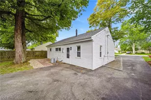 4777 Corduroy Rd, Mentor, OH 44060 - Photo 6