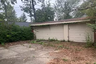 18331 Newell Rd, Huber Heights, OH 44122 - Photo 2