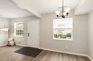 2454 Island Dr, Uniontown, OH 44685 - Photo 4