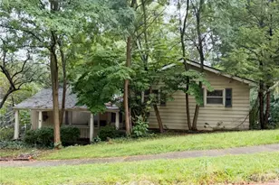 671 Lafayette Dr, Akron, OH 44303 - Photo 1