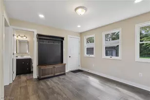 2562 Graham Ave, Akron, OH 44312 - Photo 18
