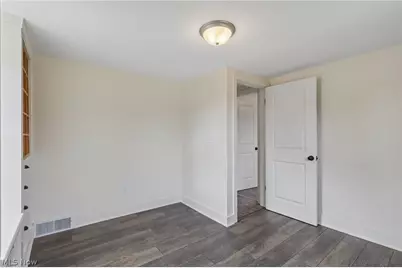 2562 Graham Avenue, Akron, OH 44312 - Photo 24